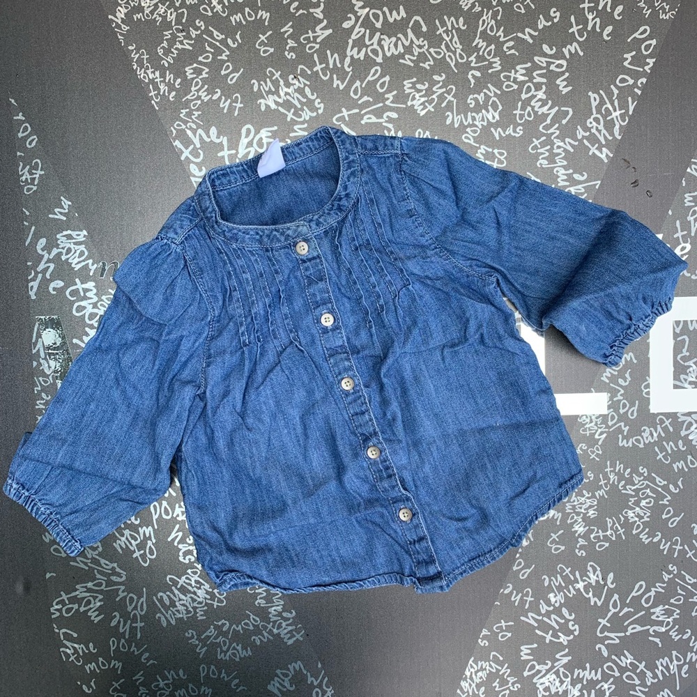 BabyGAP **Everyday Essentials** Chambray Button-up